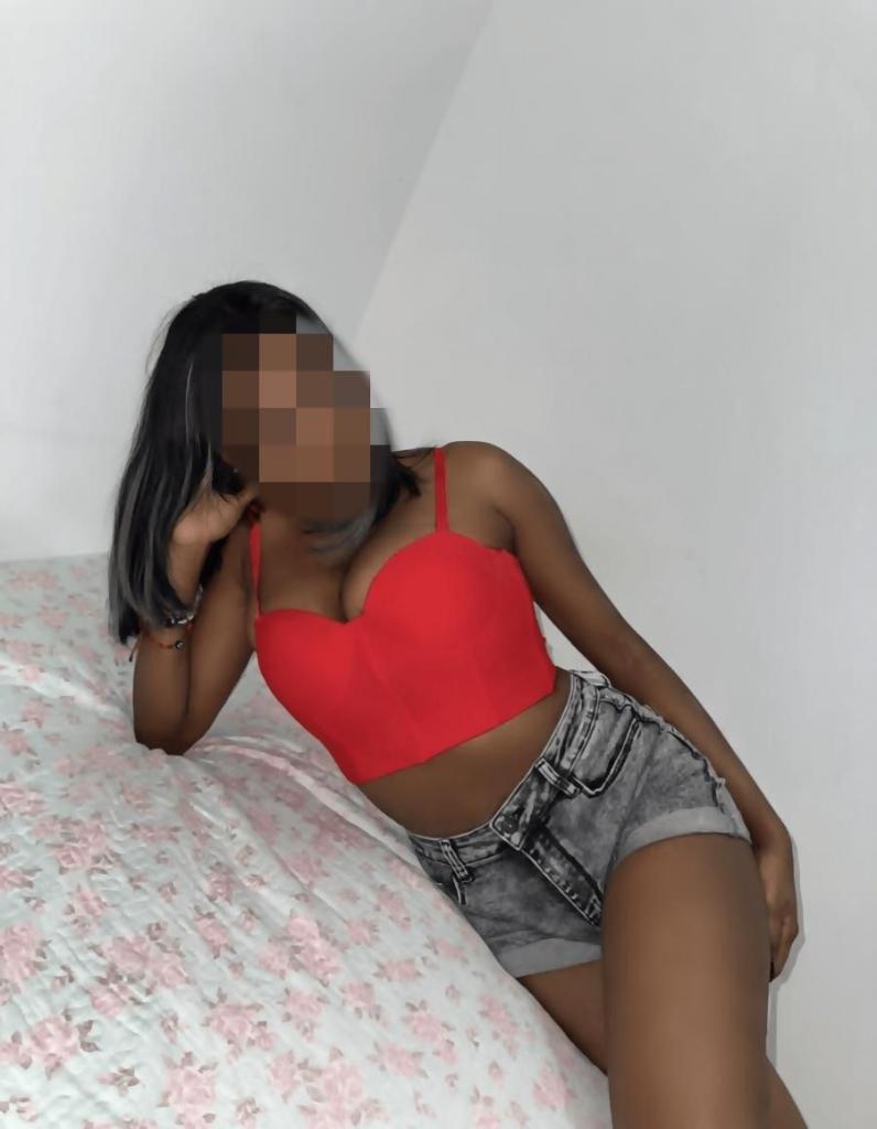 637194580: Chica busca chico en Madrid