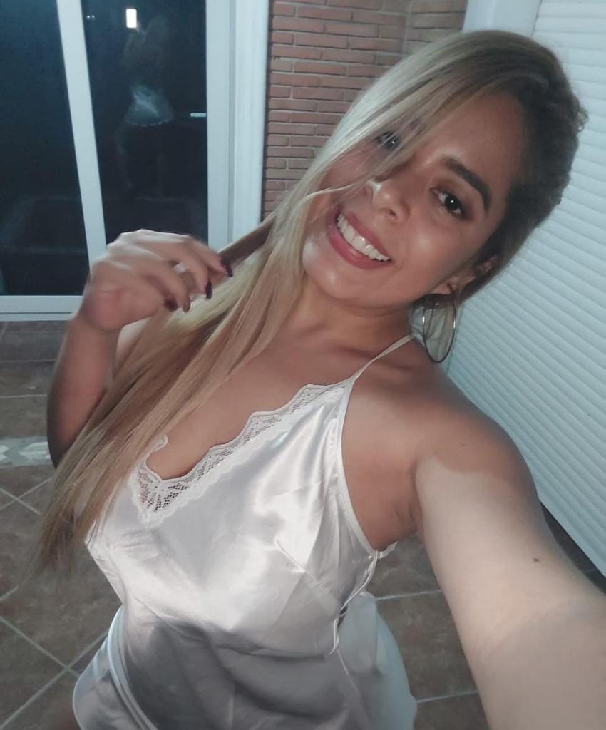 Chica busca chico en Almería: Chica busca chico