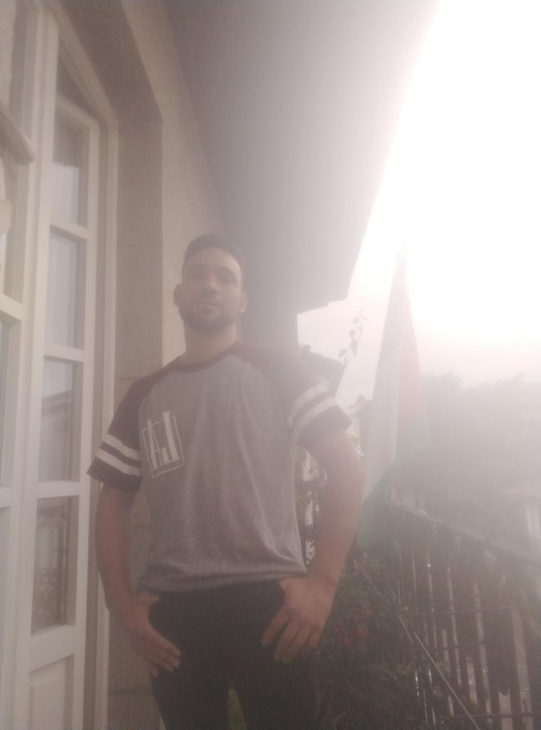 627935668: Chico busca chica en La Coruña