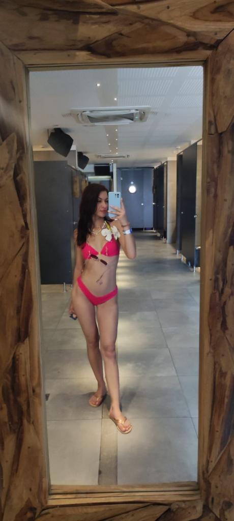 Chica busca chico en Alicante: Chica busca chico