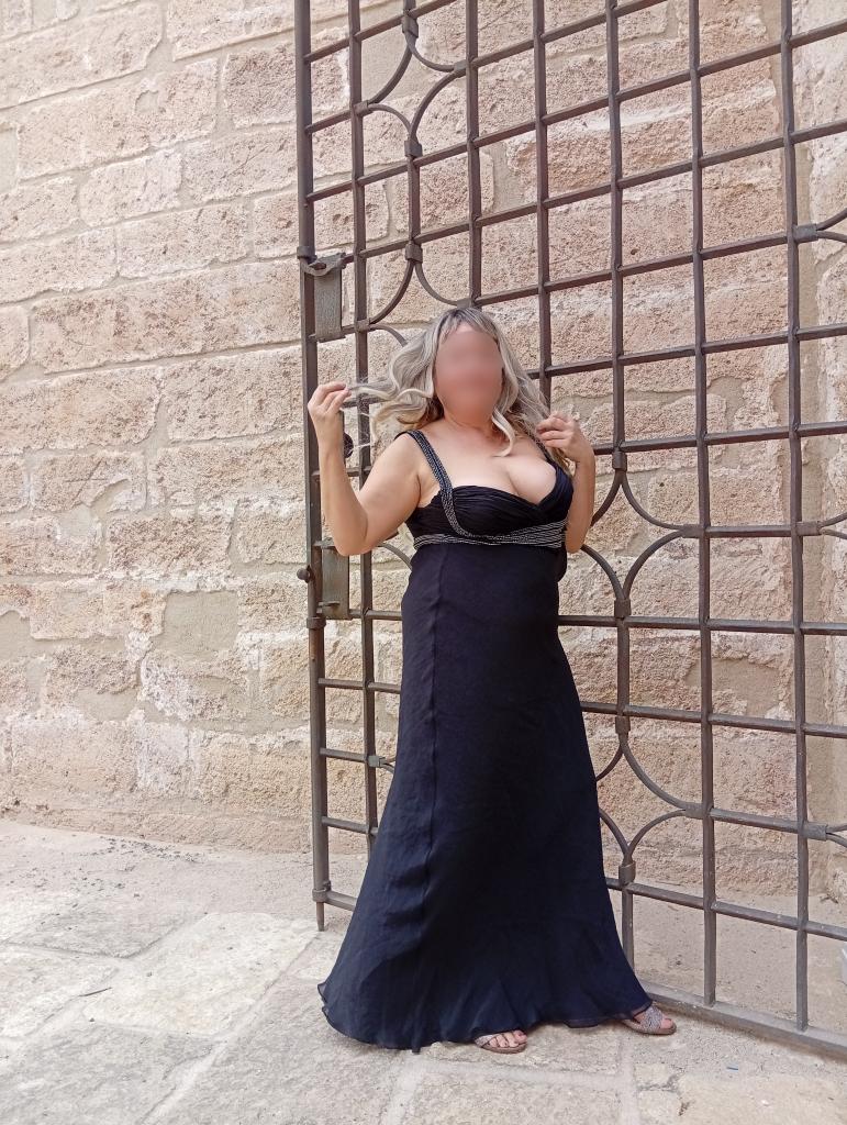 Chica busca chico en Almería: 