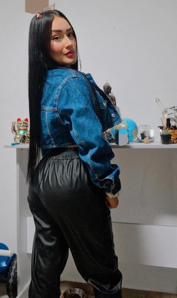 613506245: Chica busca chico en Zaragoza