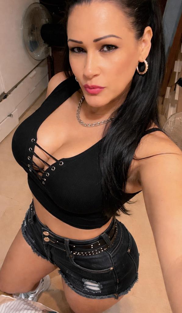613944750: Chica busca chico en Málaga