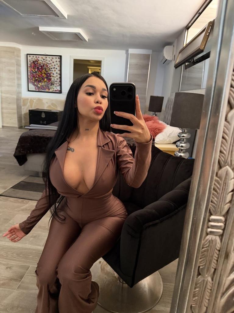 624912755: Chica busca chico en Ibiza