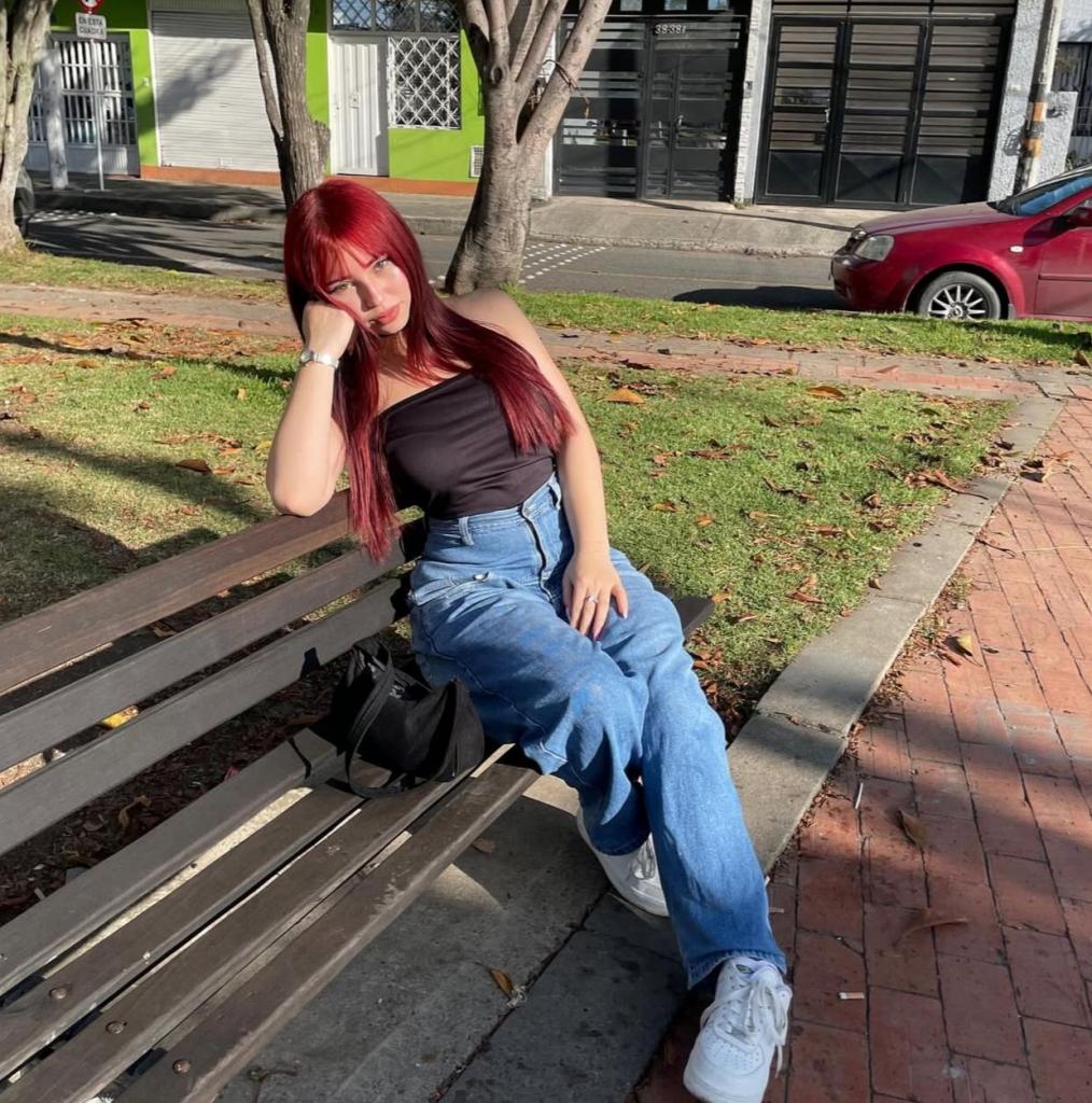 697209770: Chica busca chico en Ciudad Real