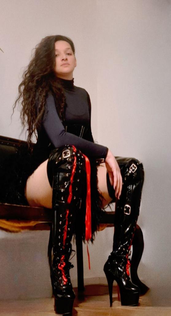 Chica busca chico en Tenerife: 