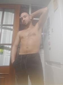 627935668: Chico busca chica en La Coruña