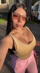 677375064: Chica busca chico en Barcelona