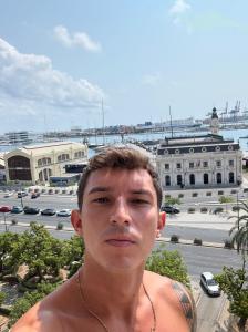 657792755: Chico busca chica en Málaga