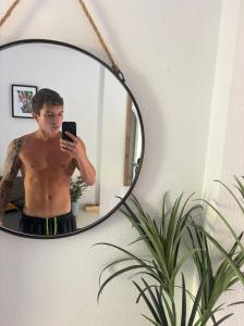 657792755: Chico busca chica en Málaga