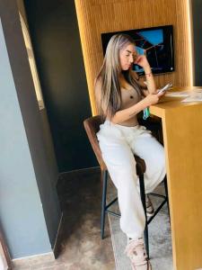 613748740: Chica busca chico en Granada