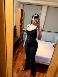 613876346: Chica busca chico en Madrid