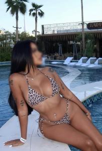 643199971: Chica busca chico en Barcelona