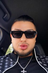 614569337: Chico busca chica en Cádiz