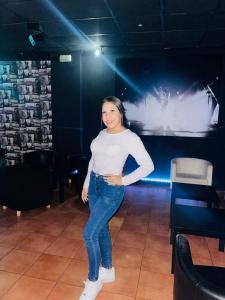 672816736: Chica busca chico en Granada