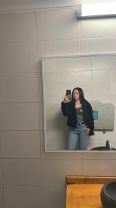 667789455: Chica busca chico en Ibiza