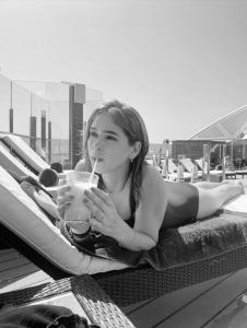 613458055: Chica busca chico en Alicante