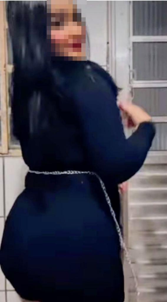 643866331: Chica busca chico en Lérida