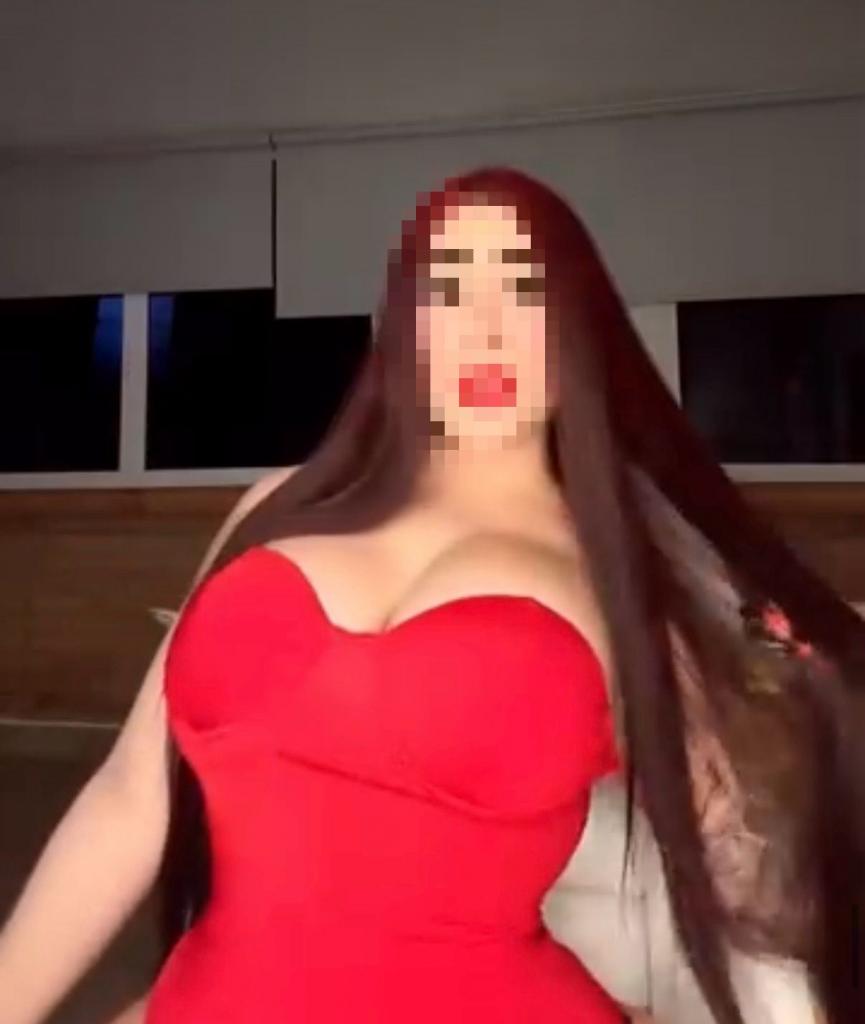 614608538: Chica busca chico en Lugo