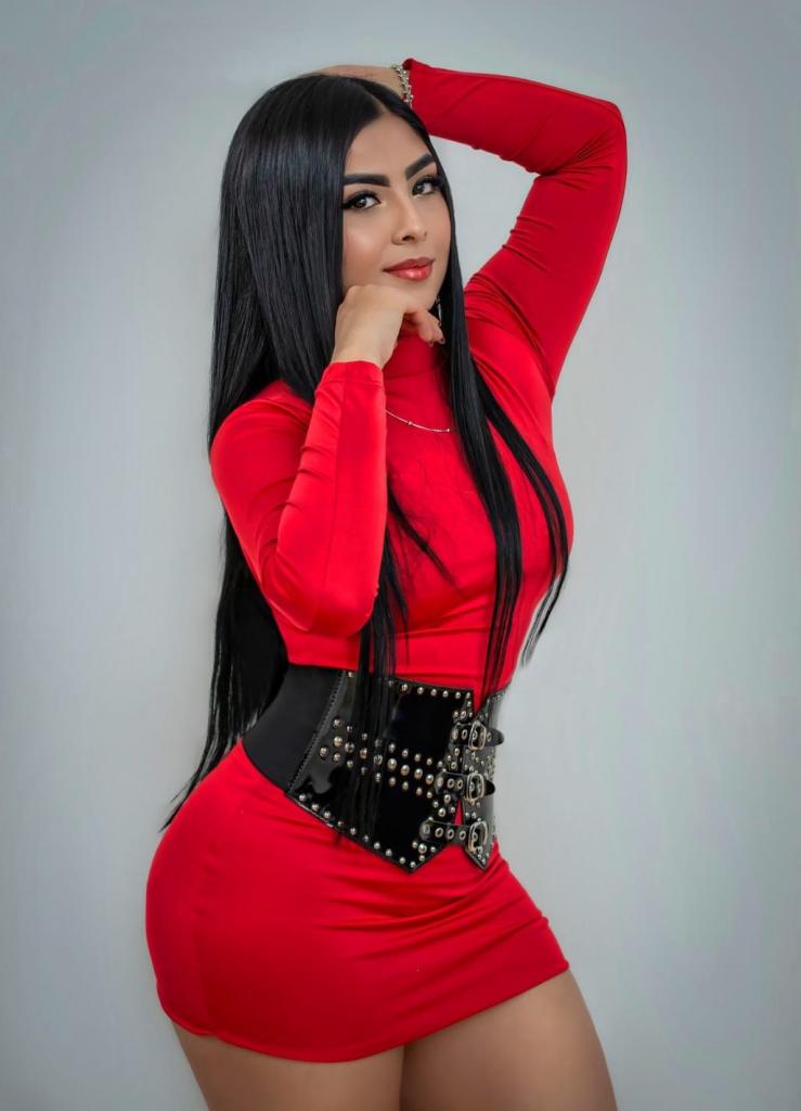 Chica busca chico en Ibiza: Chica busca chico