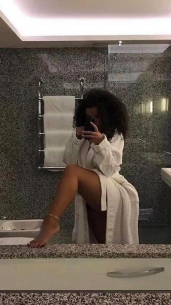 661576483: Chica busca chico en Mallorca