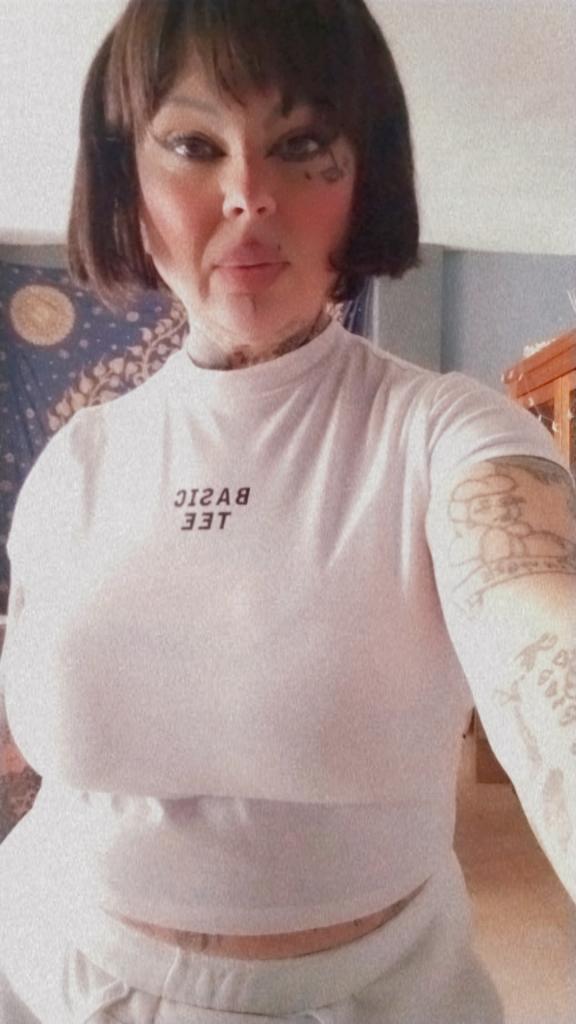 Chica busca chico en Granada: 