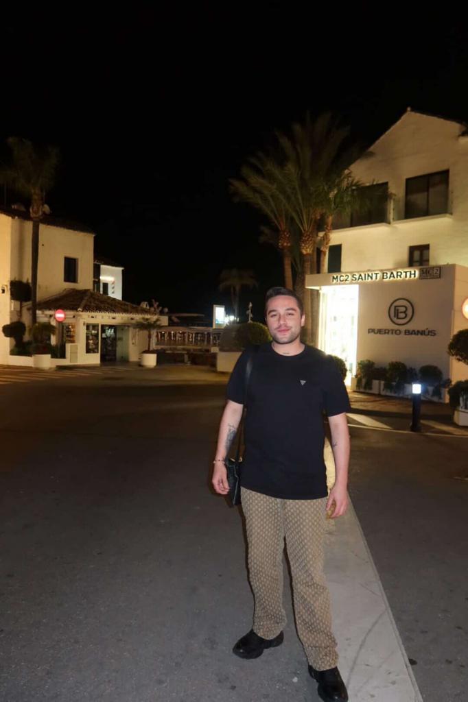 Chico busca chica en Málaga: 