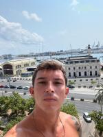 657792755: Chico busca chica en Málaga