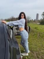 667754825: Chica busca chico en Sevilla