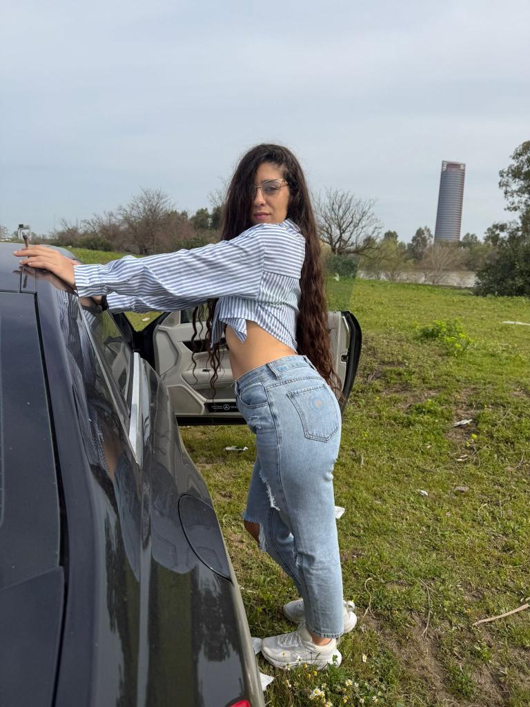 Chica busca chico en Sevilla: 