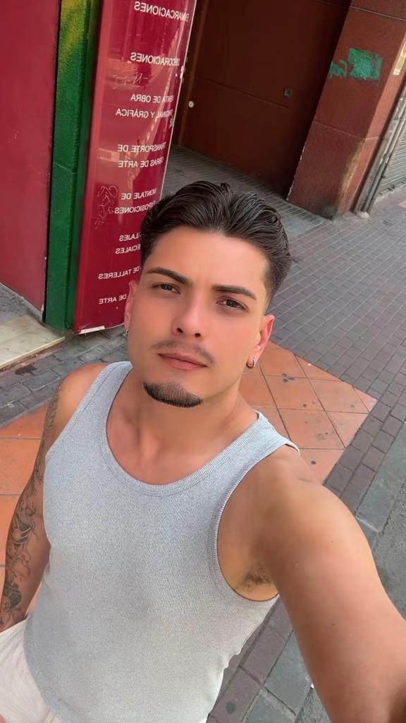 624048920: Chico busca chica en Zaragoza