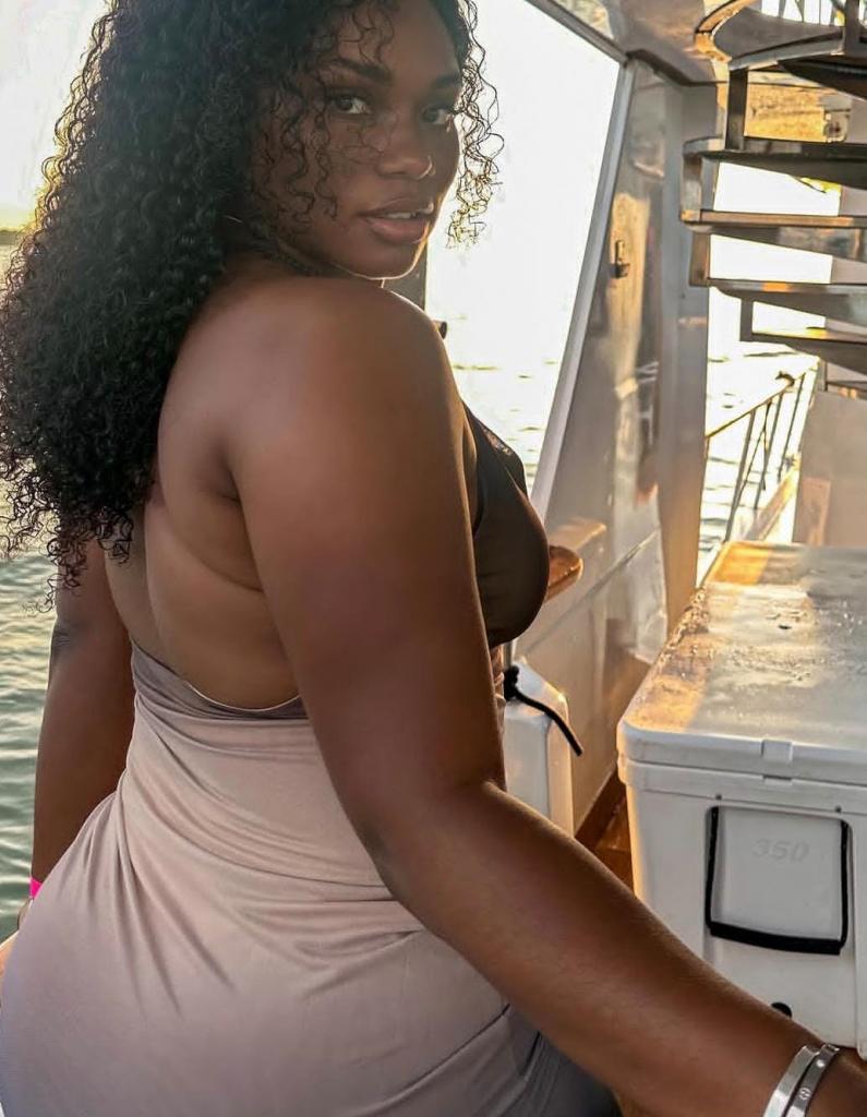 Chica busca chico en Tenerife: 