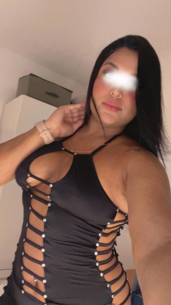 Chica busca chico en Almería: Chica busca chico