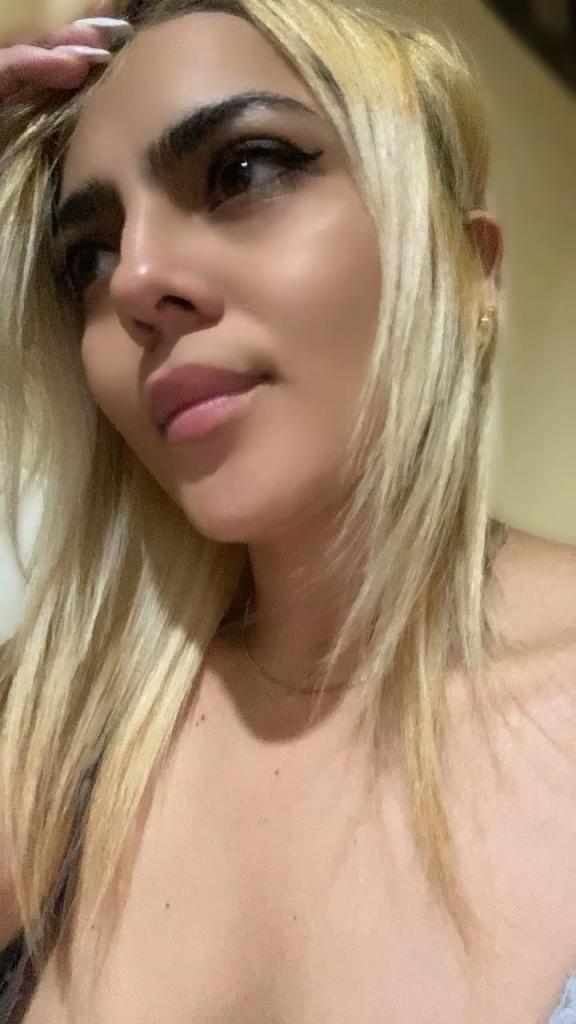 603757100: Chica busca chico en Barcelona
