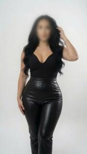 664248198: Chica busca chico en Sevilla