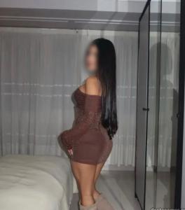 744795934: Chica busca chico en Sevilla