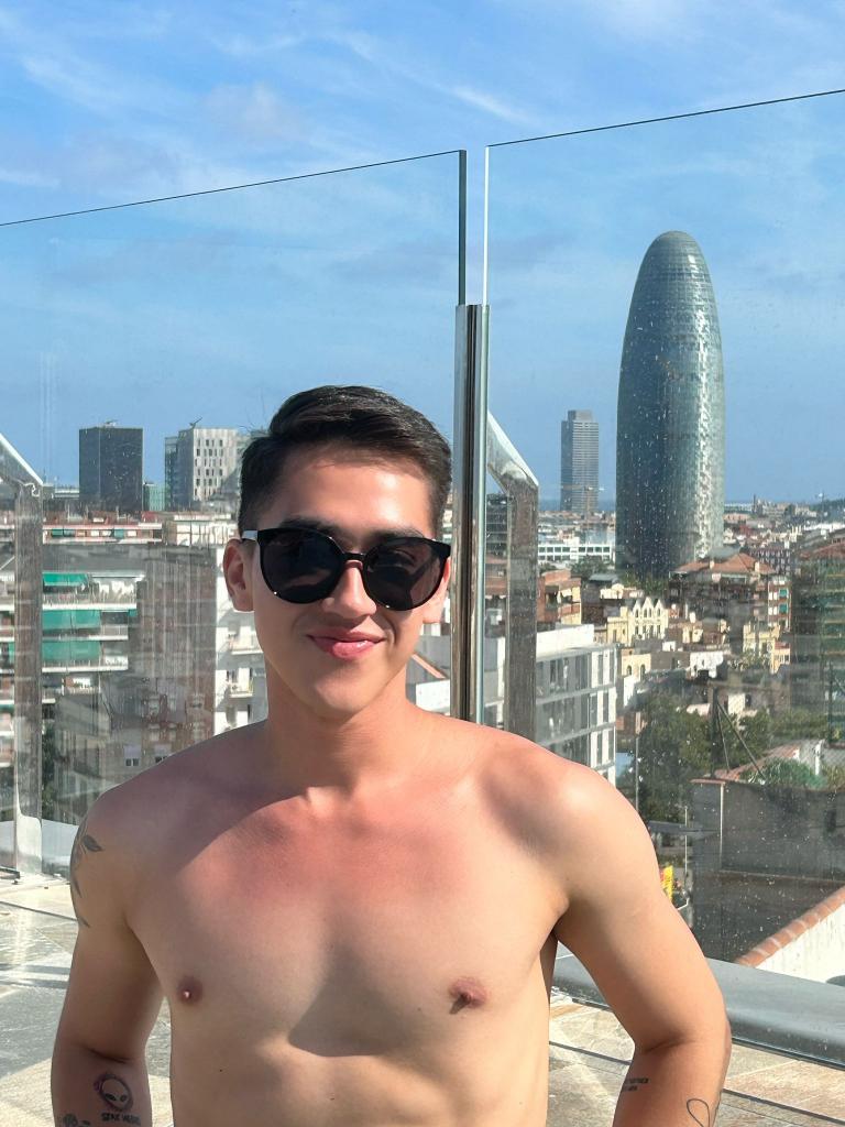 602703610: Chico busca chica en Barcelona