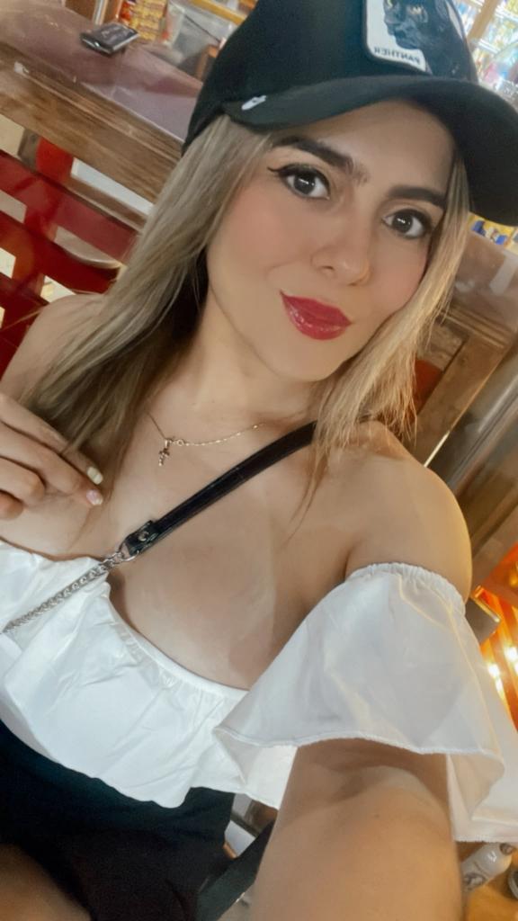 603757100: Chica busca chico en Barcelona