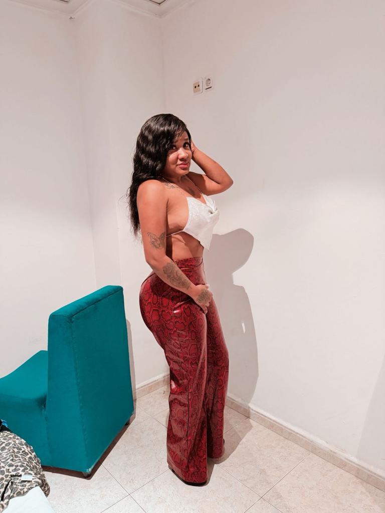 Chica busca chico en Huelva: 