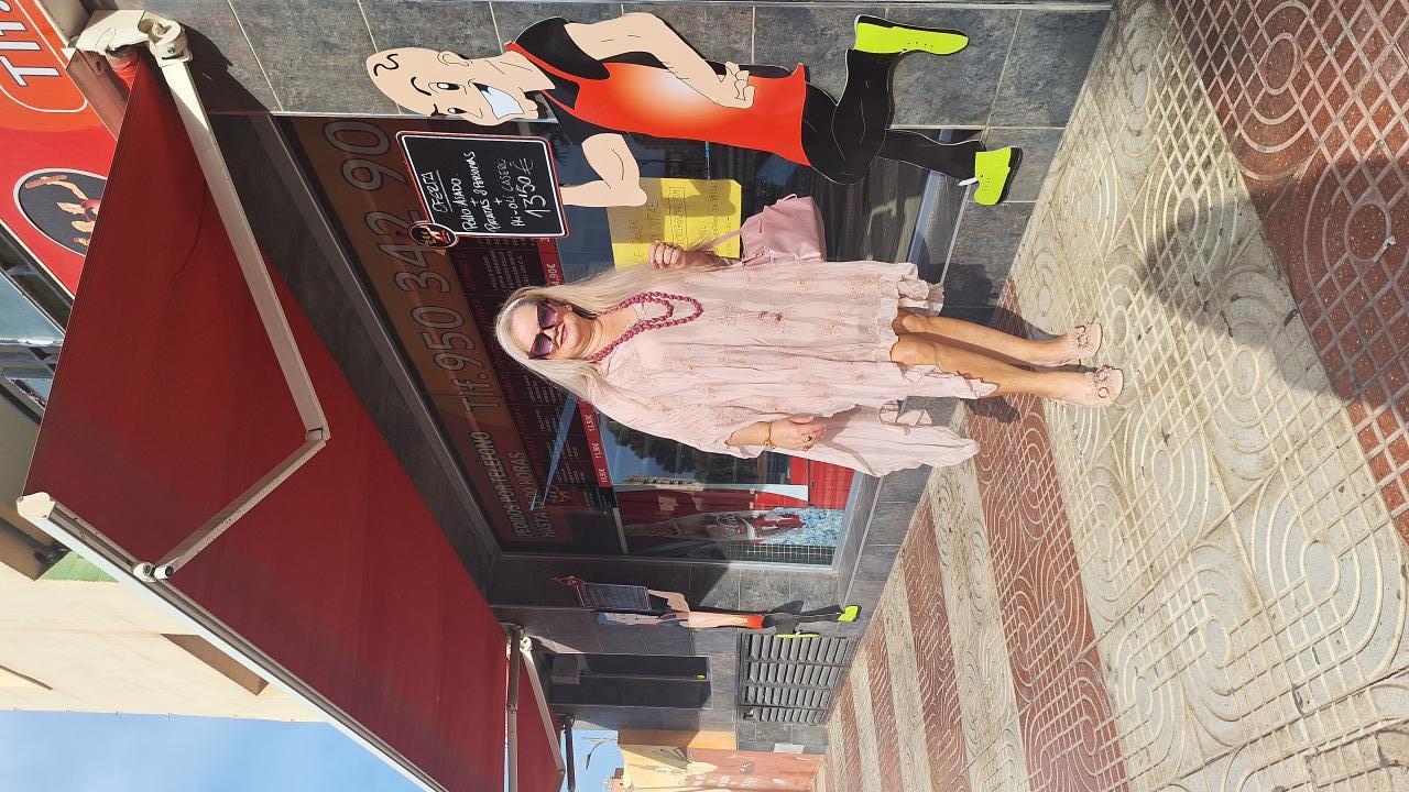 Chica busca chico en Almería: 