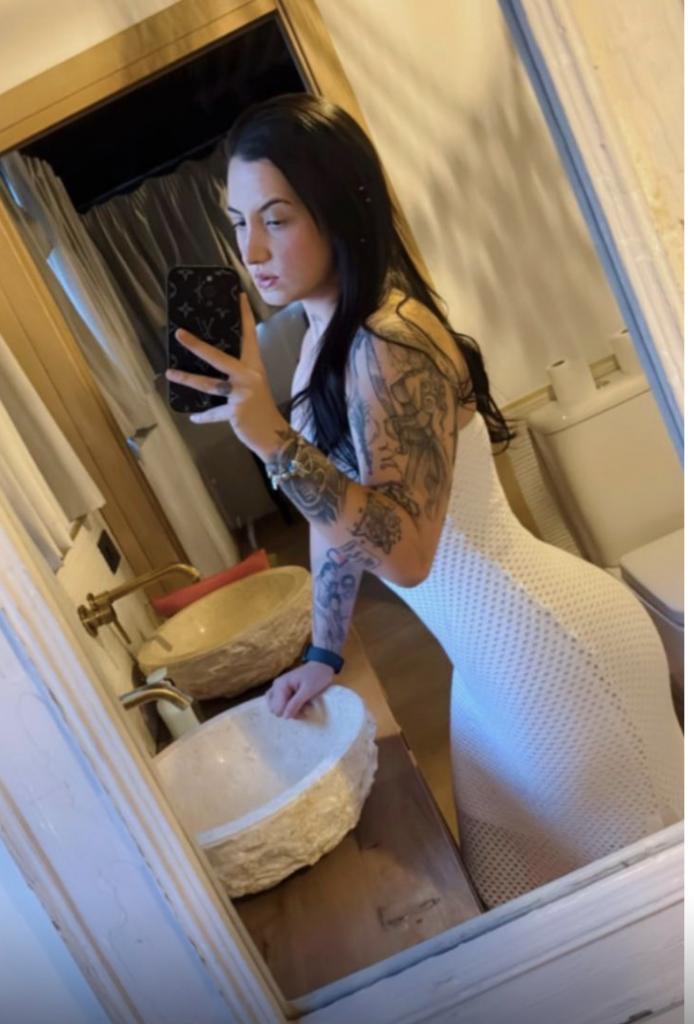 Chica busca chico en Granada: 