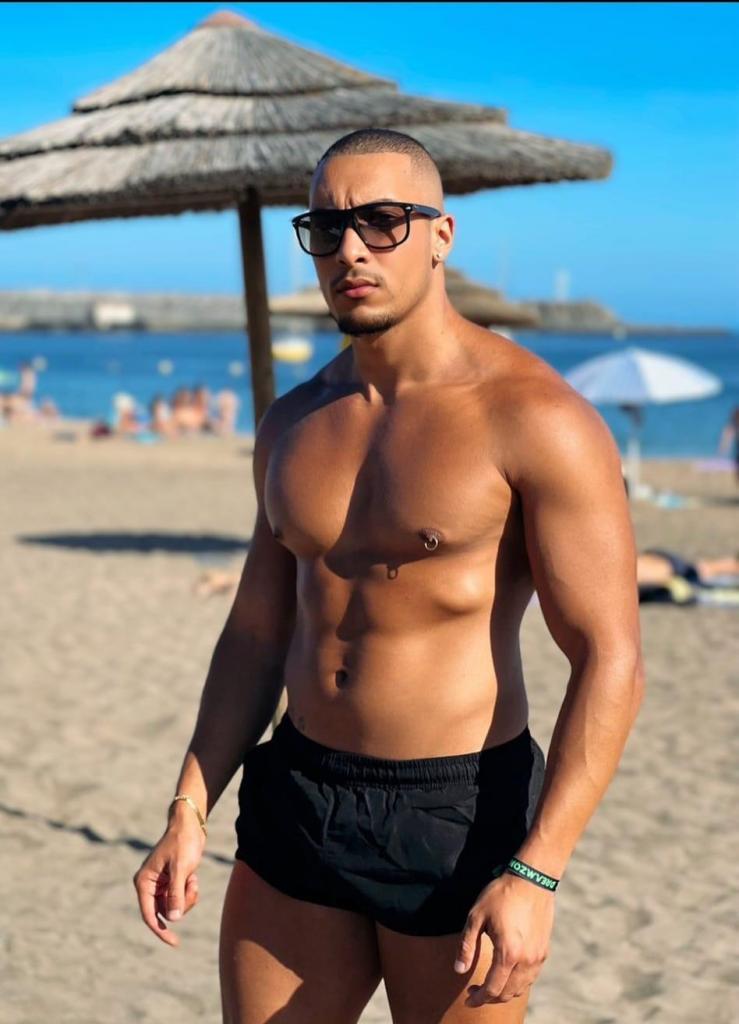 661540353: Chico busca chica en Sevilla