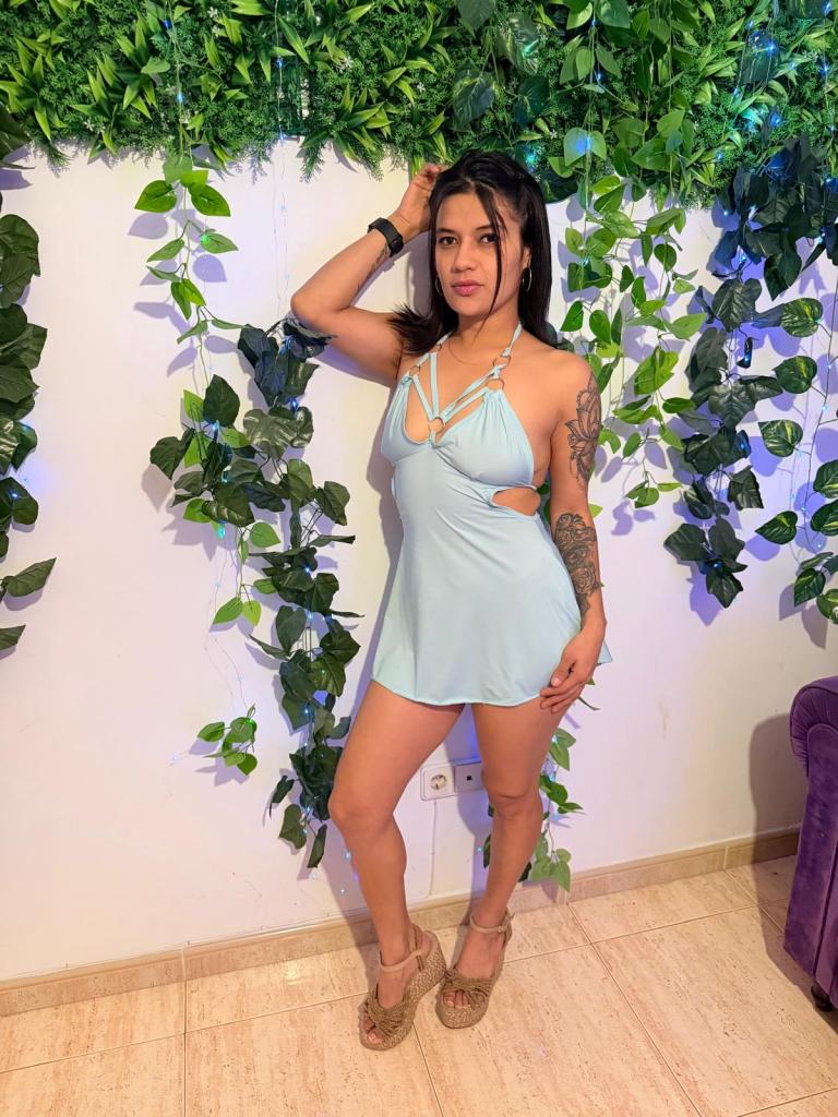 617746381: Chica busca chico en Madrid