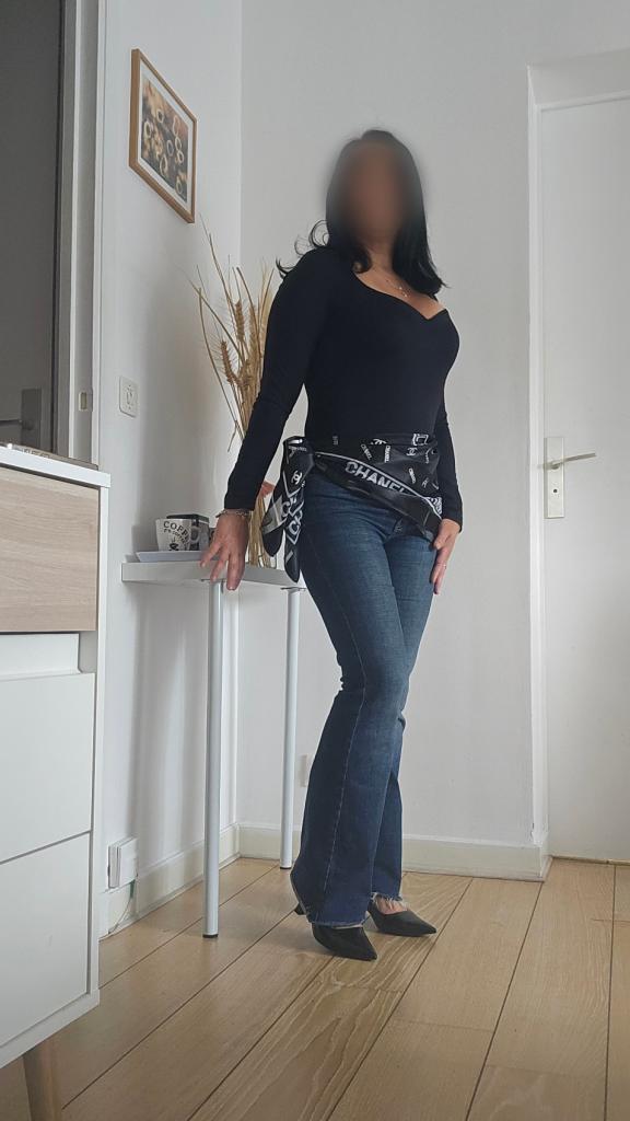 Chica busca chico en Huesca: 