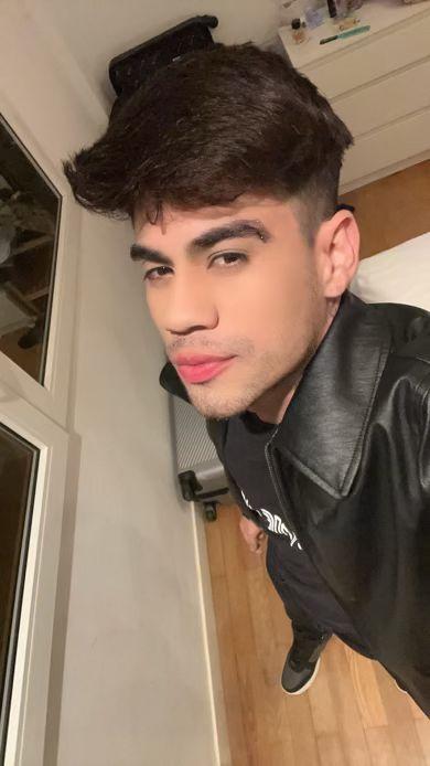 677649378: Chico busca chica en Sevilla