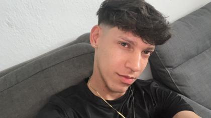 674344545: Chico busca chica en Granada