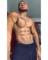 672248547: Chico busca chica en Barcelona