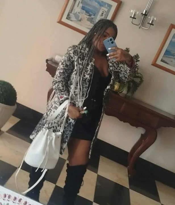 631990193: Chica busca chico en Barcelona