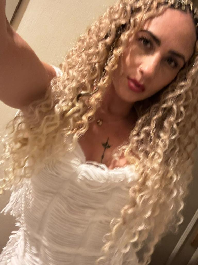 614008316: Chica busca chico en Barcelona