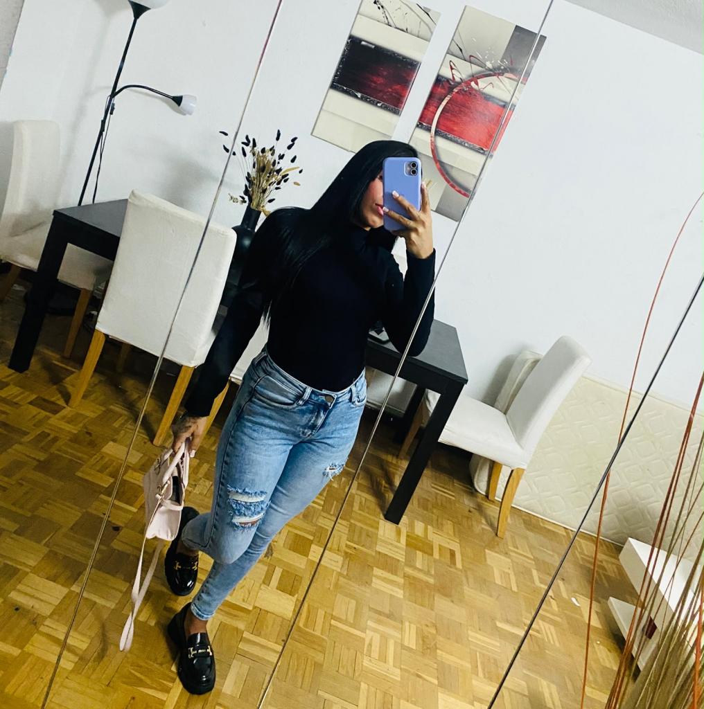 Chica busca chico en Tenerife: 